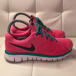Nike women’s pink shoes size 6.5.